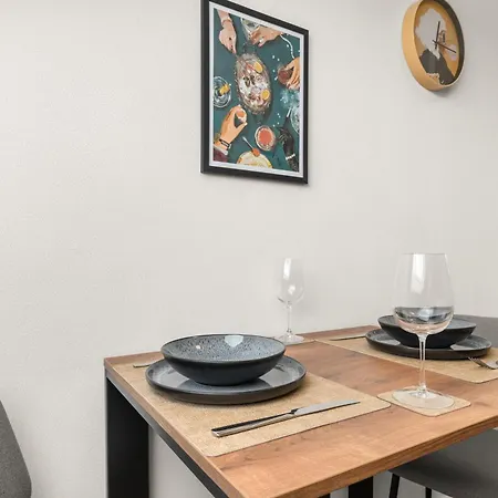 Somerset - 2 Whg In Einem Haus, Max 10 Pers, Bbq, Balkon, Ps5 * باد برلبورغ