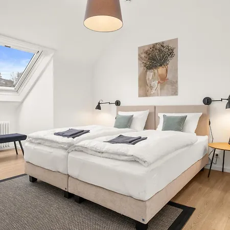 Somerset - 2 Whg In Einem Haus, Max 10 Pers, Bbq, Balkon, Ps5