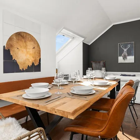 Somerset - 2 Whg In Einem Haus, Max 10 Pers, Bbq, Balkon, Ps5 * Bad Berleburg
