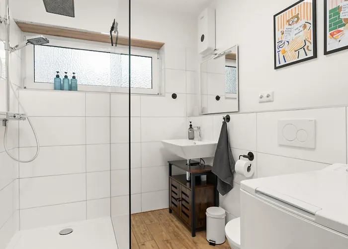 Somerset - 2 Whg In Einem Haus, Max 10 Pers, Bbq, Balkon, Ps5 Bad Berleburg